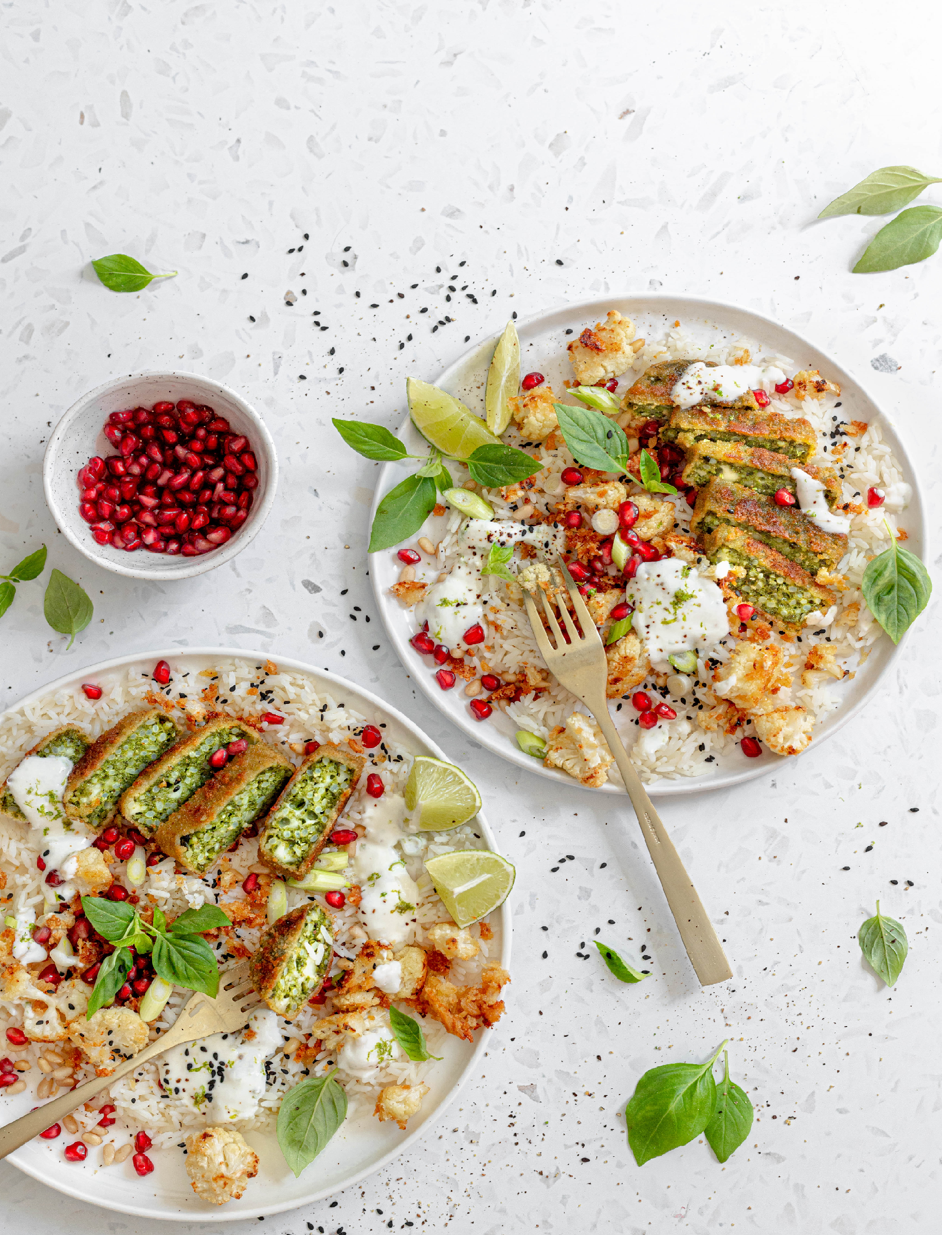 Nugety s pečenými sladkými zemiakmi a jedlý šalát s arašidovým dresingom