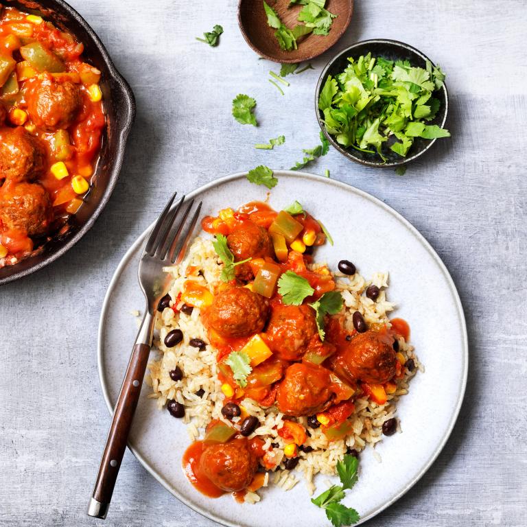 Mäsové guľky s chilli a čiernou ryžou