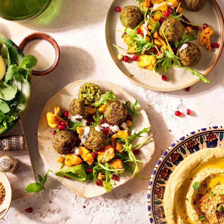 Arabský šalát s falafelom Arabský šalát v obale